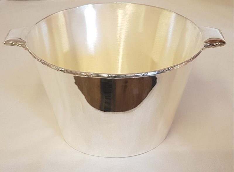 Oval Ice Bucket with Reed and Leaf Edge